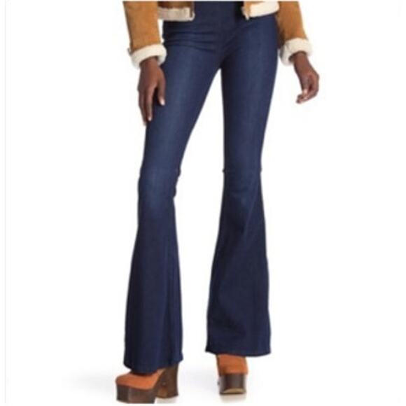 Free People Women’s Dark Wash Flare Penny Pull On Jeans Size 25 - Picture 1 of 5